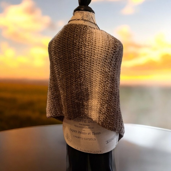 Vintage brown/ashbrown/creamy white poncho/shrug 75%acrylic/25%wool Soft & Warm - Picture 10 of 17